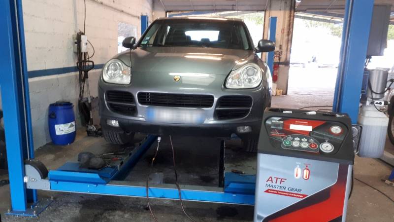 Vidange de boite automatique sur un Porche Cayenne